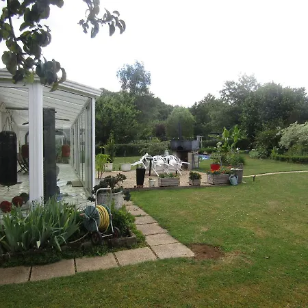 Au Jardin Fessard 住宿加早餐酒店 Fagnon